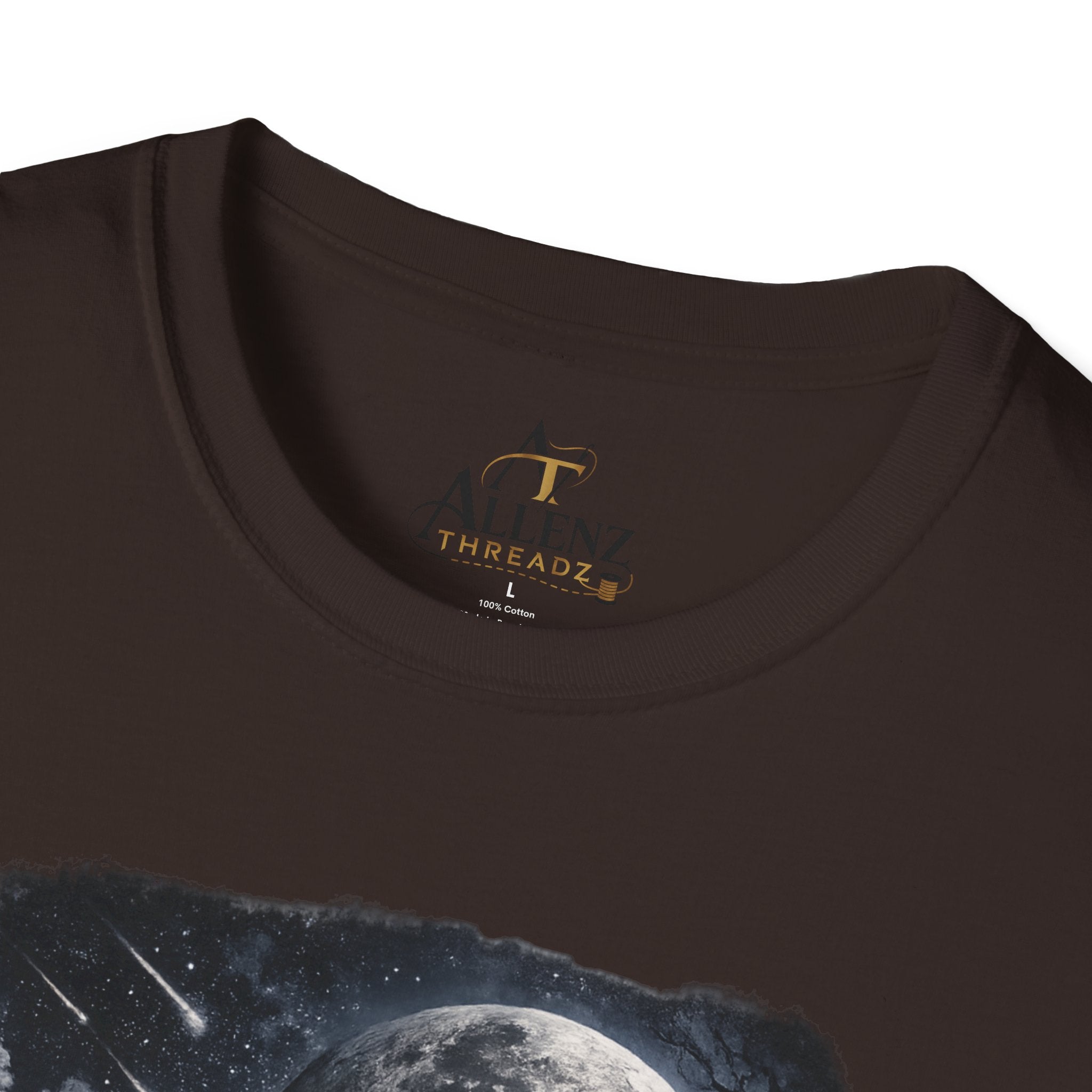 Fantasy Moonlit Wolves T-Shirt — Gothic Werewolf Night Scene